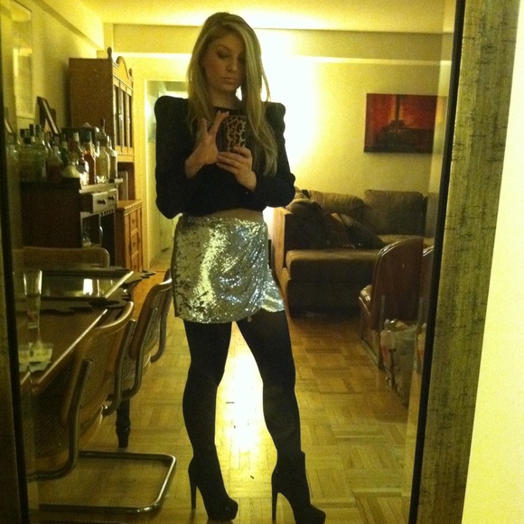 Sequin Mini Skirt - Picture 8 of 8